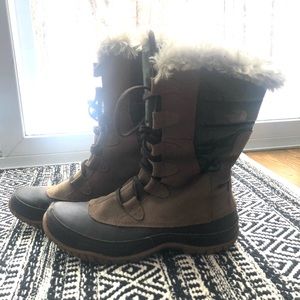 North Face brown leather/suede w/hunter green and faux fur.